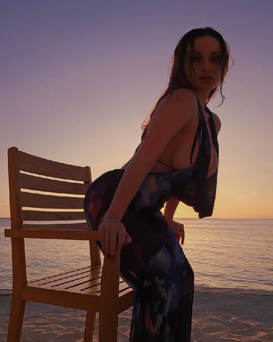 Sexy girl Miranda Faith nude in Pasto