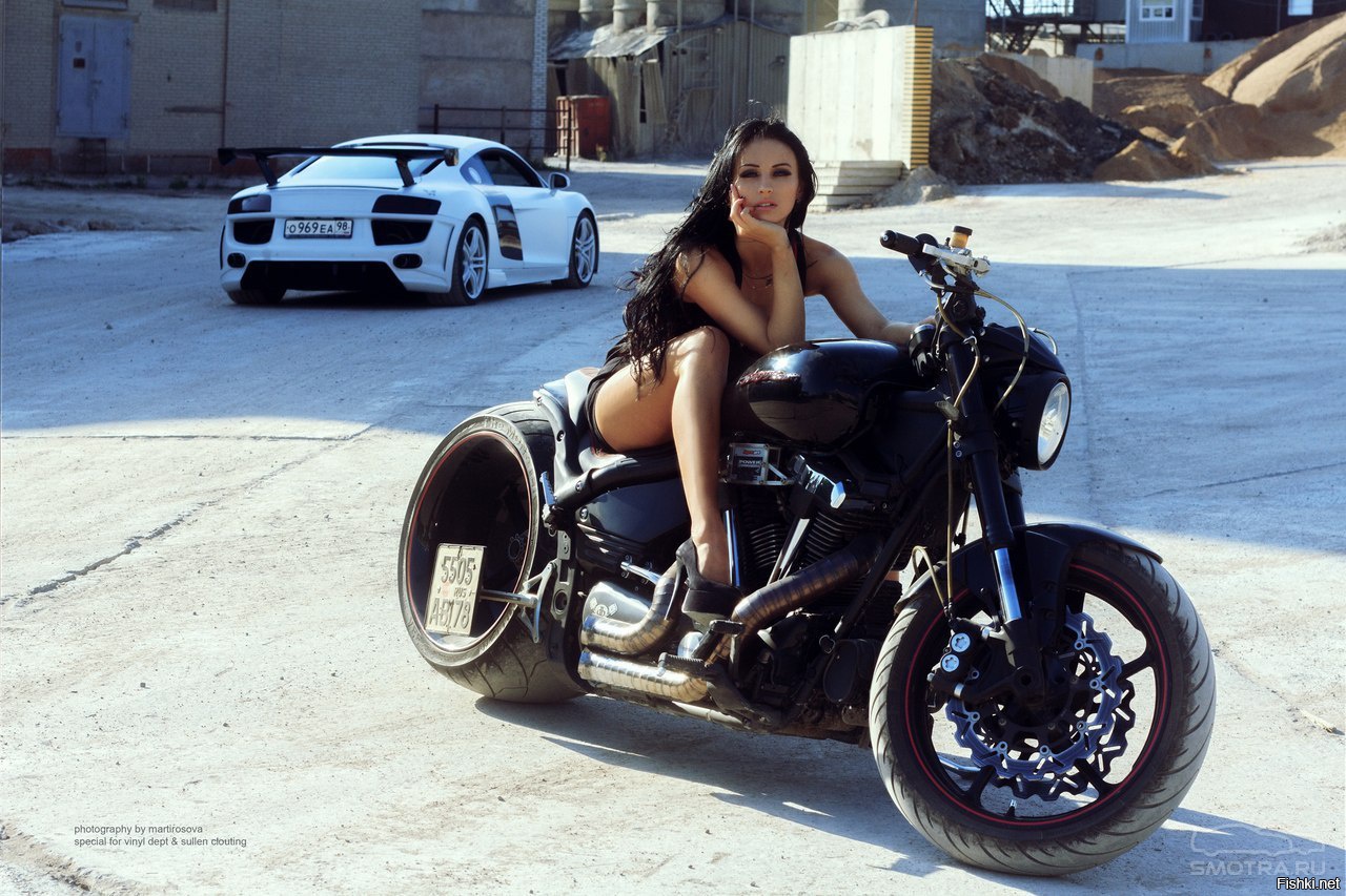 Sexy model Brunettes on a motorcycle in Pasto