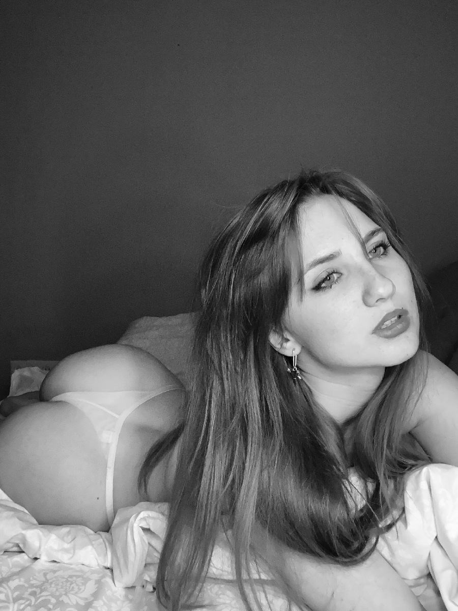 Take a pause and enjoy Nata nude — streaming from Pasto
