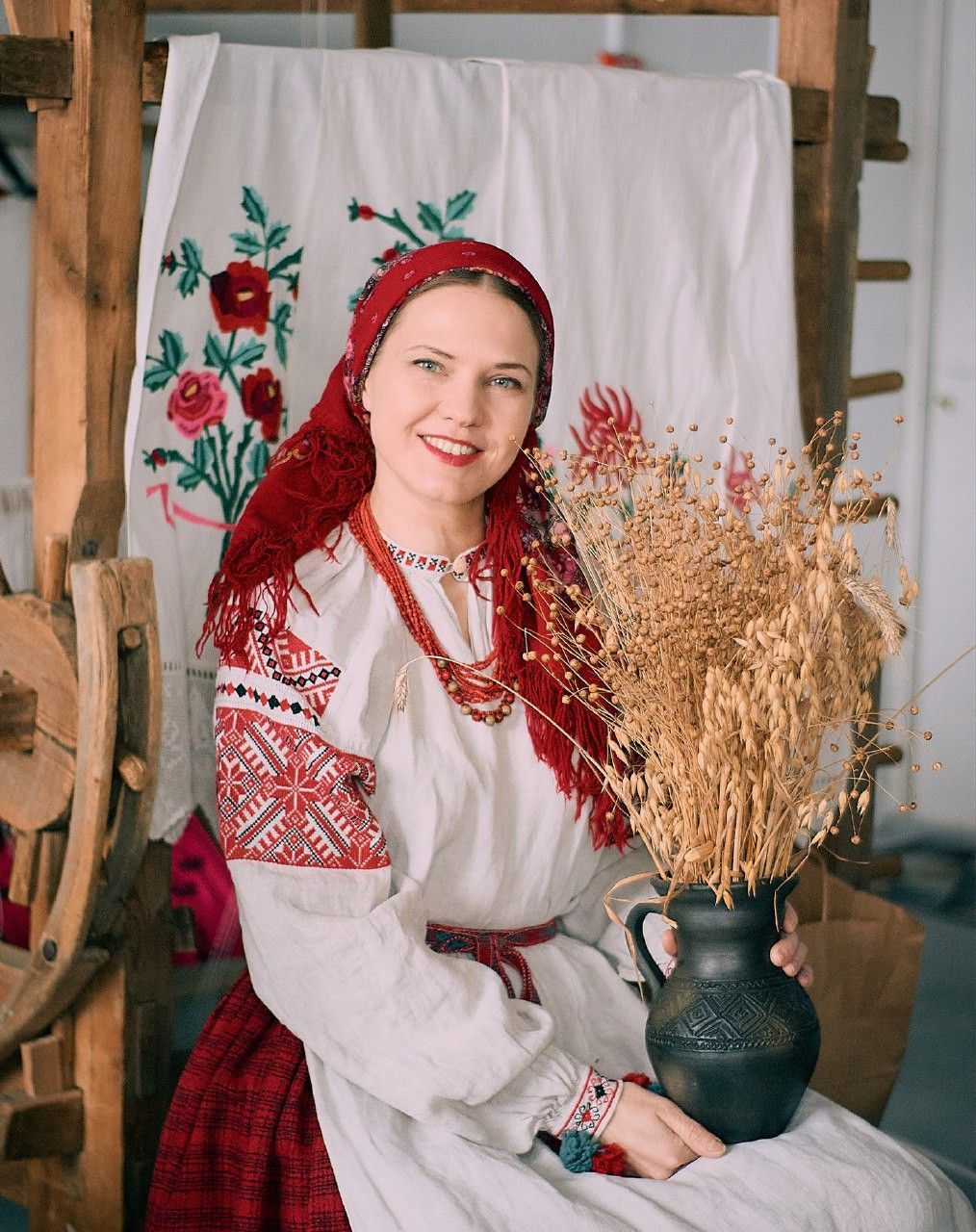 Women in Slavic costumes in Pasto