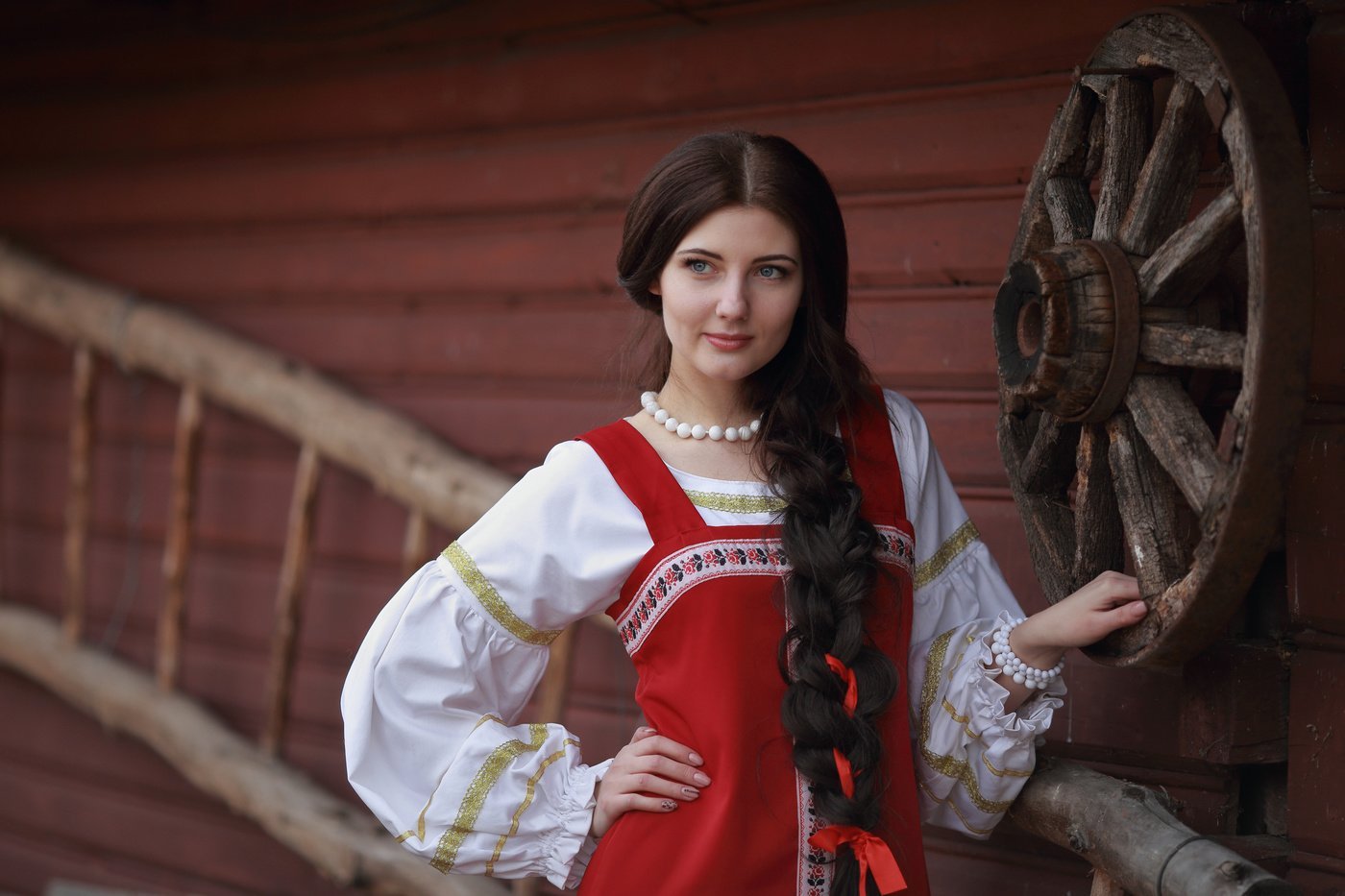 Girls in Slavic costumes in Pasto