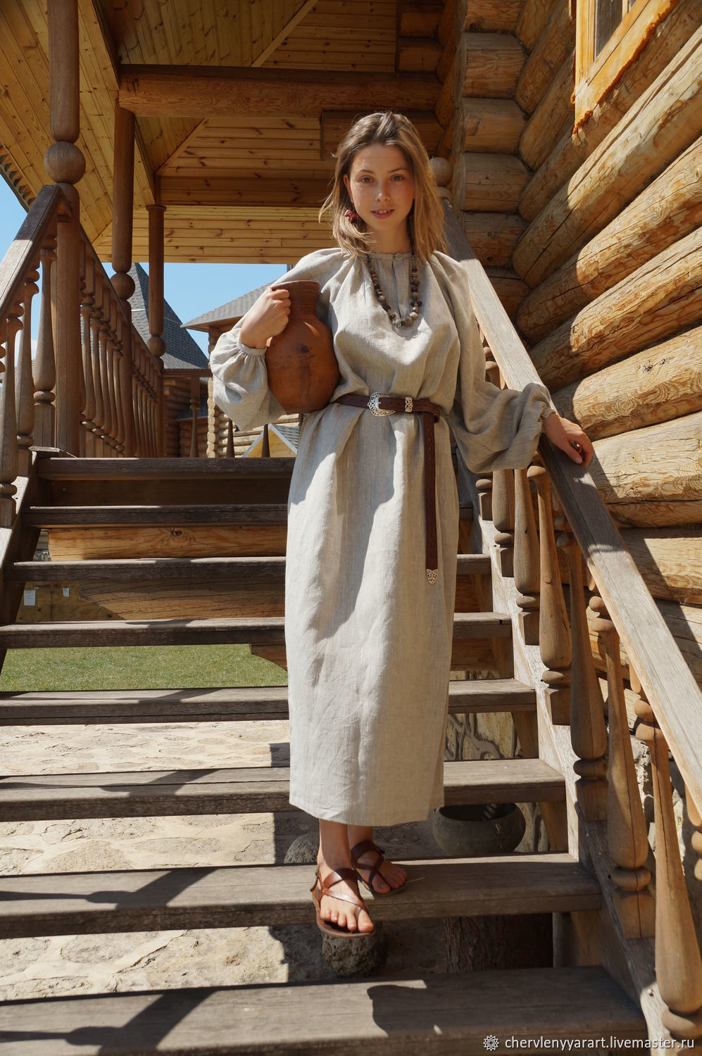 Girls in Slavic costumes in Pasto